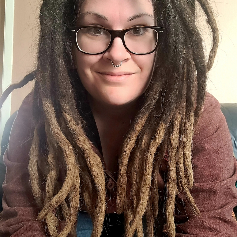 Meet your Posher, Candice!